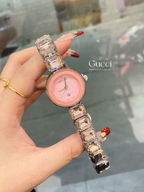 ブランド時計角部分ディテール